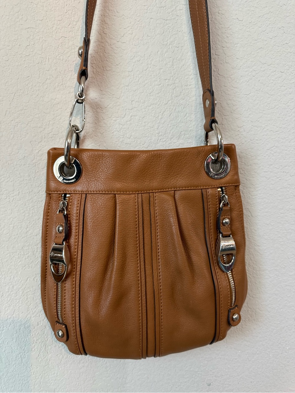 B. Makowsky Brown Tan Leather Crossbody Shoulder Bag Silver Hardware